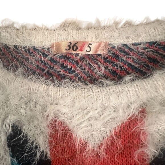 36 Point 5 Womens Aztec Native American Style Boho Hippie Eyelash Sweater Size S - Picture 6 of 11